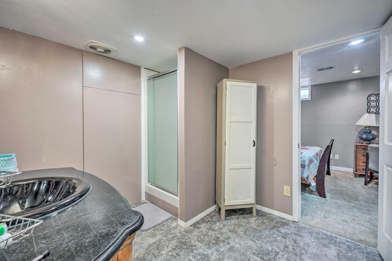 Lovely 3- Bedroom Apartment With Street Parking. Goshen Ngoại thất bức ảnh