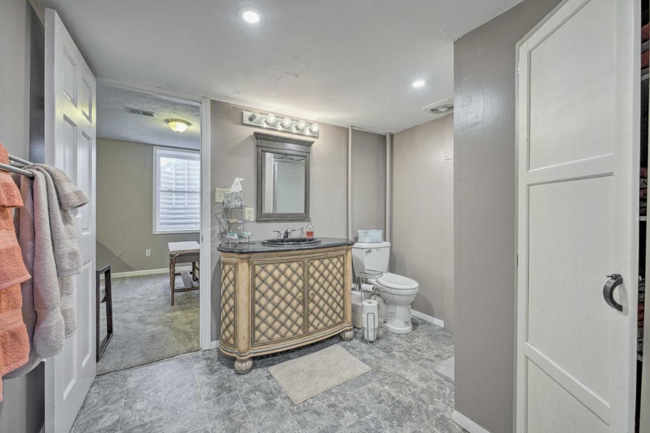 Lovely 3- Bedroom Apartment With Street Parking. Goshen Ngoại thất bức ảnh